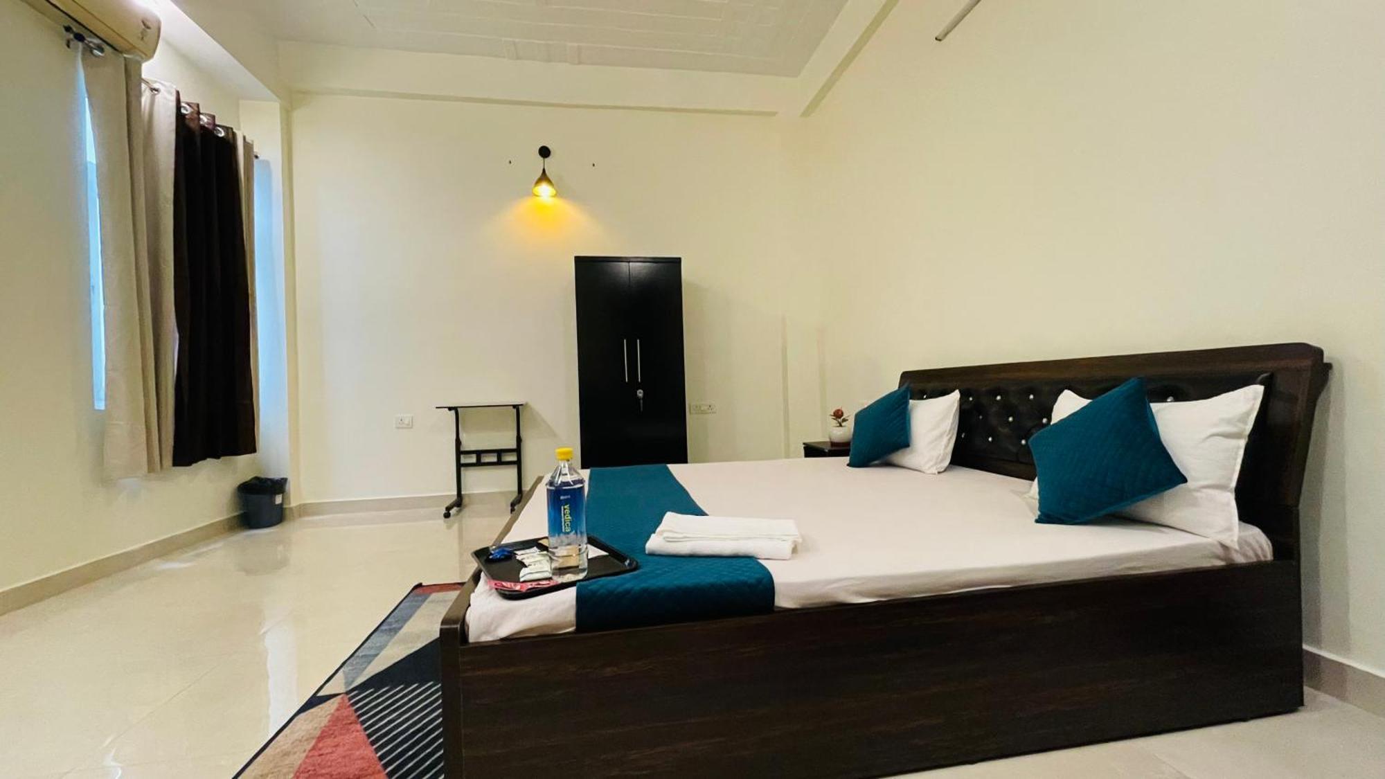 Atulyam Stays Sushant Golf City Lucknow Exterior photo