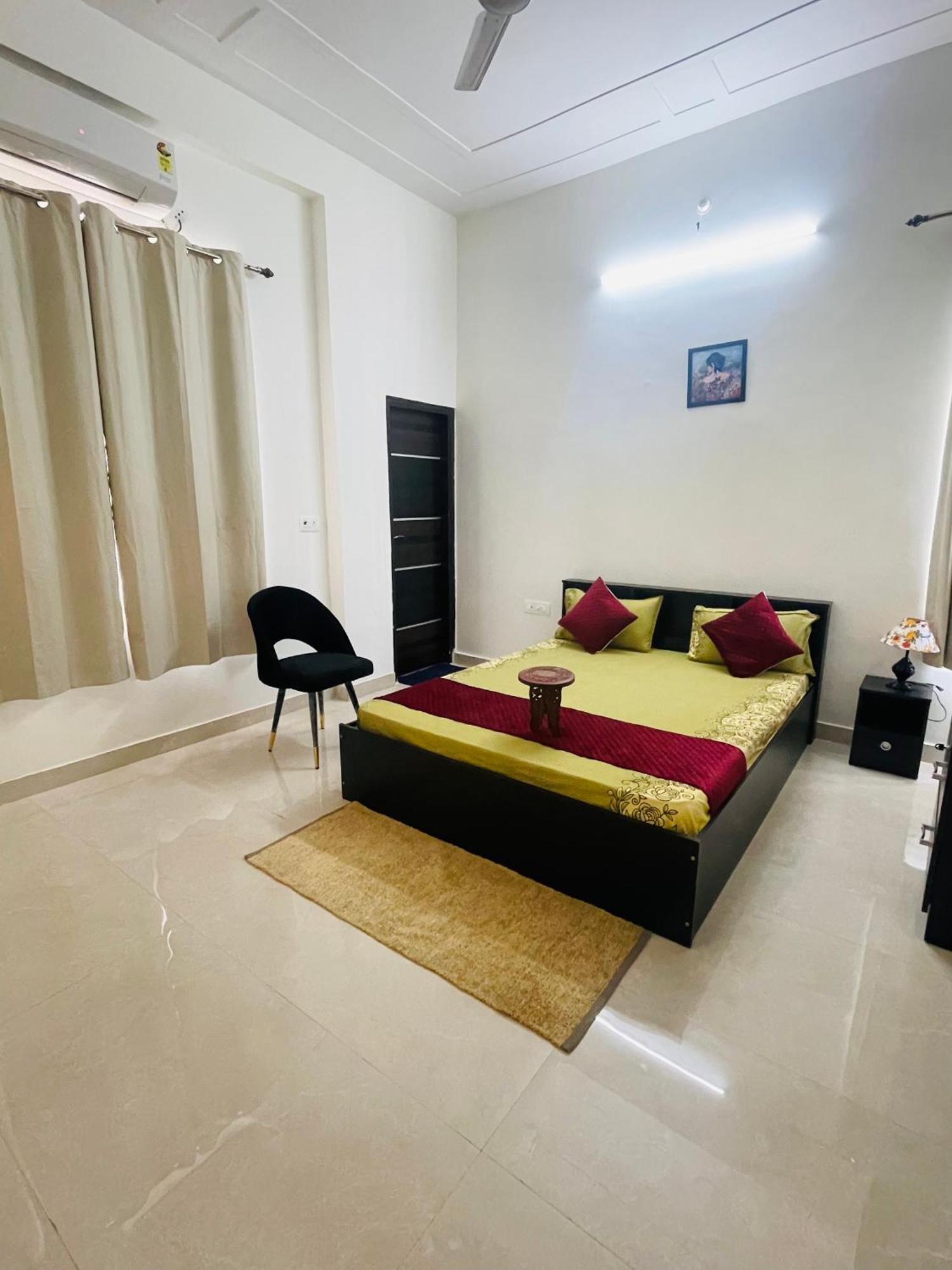 Atulyam Stays Sushant Golf City Lucknow Exterior photo