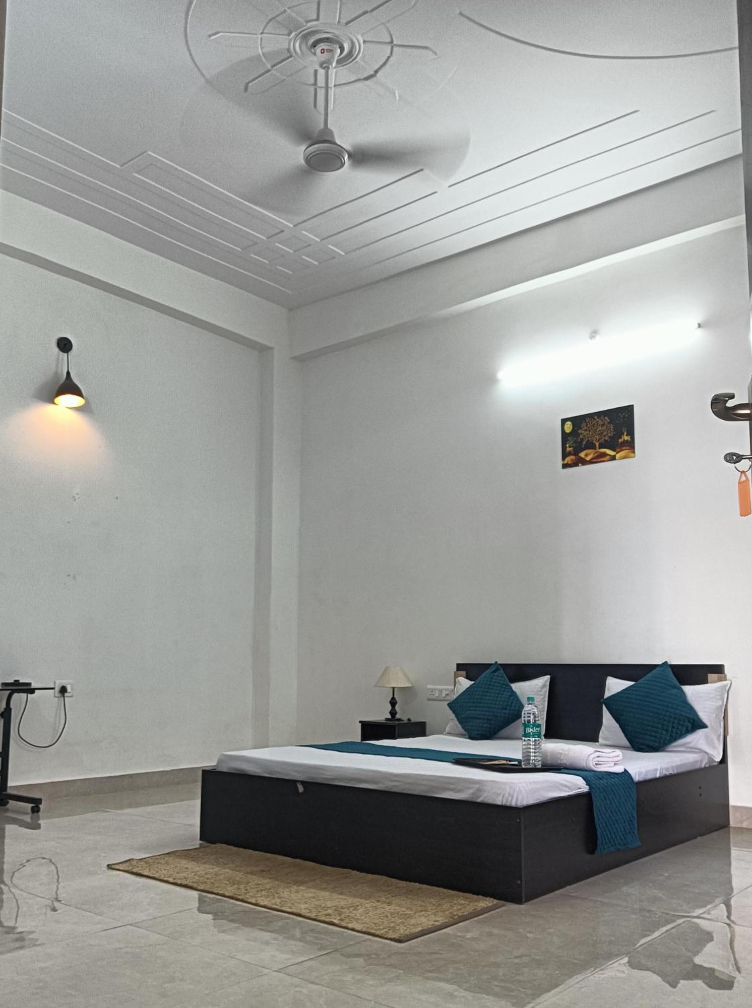 Atulyam Stays Sushant Golf City Lucknow Exterior photo
