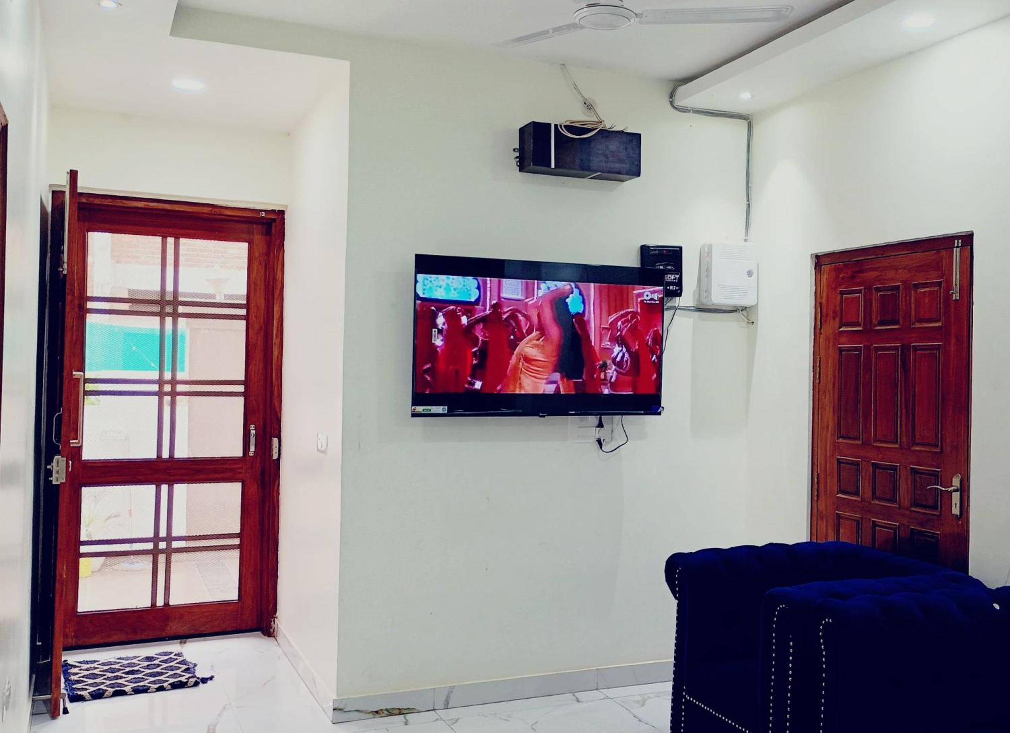 Atulyam Stays Sushant Golf City Lucknow Exterior photo